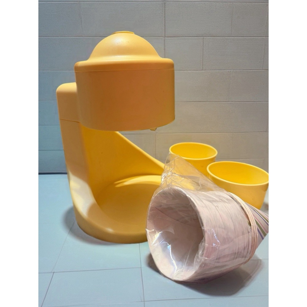 Williams Sonoma Hand Crank Snow Cone Maker Yellow w/ Bowls & Paper Cones